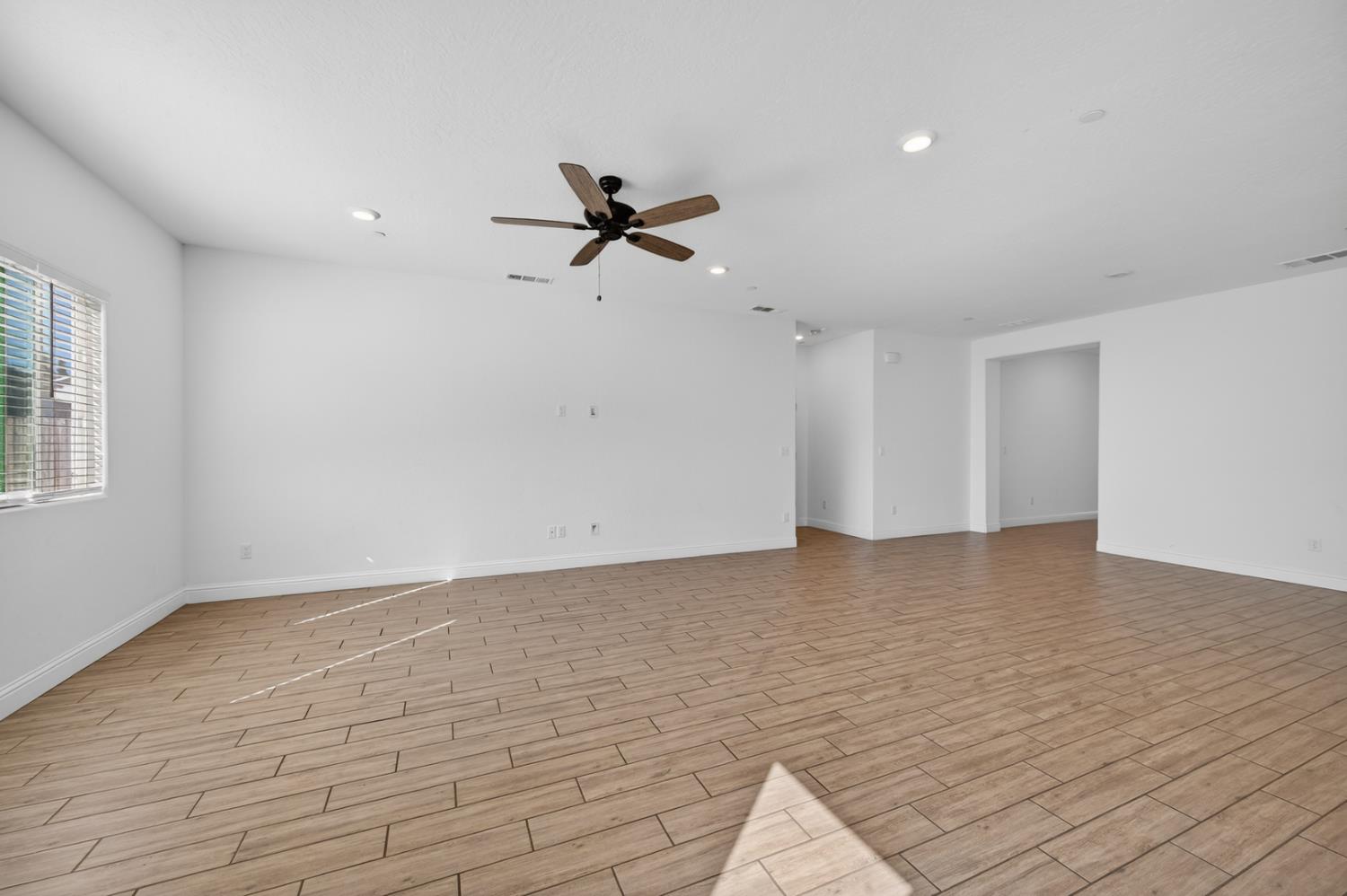 6591 E Liberty Ave, Fresno, CA 93727