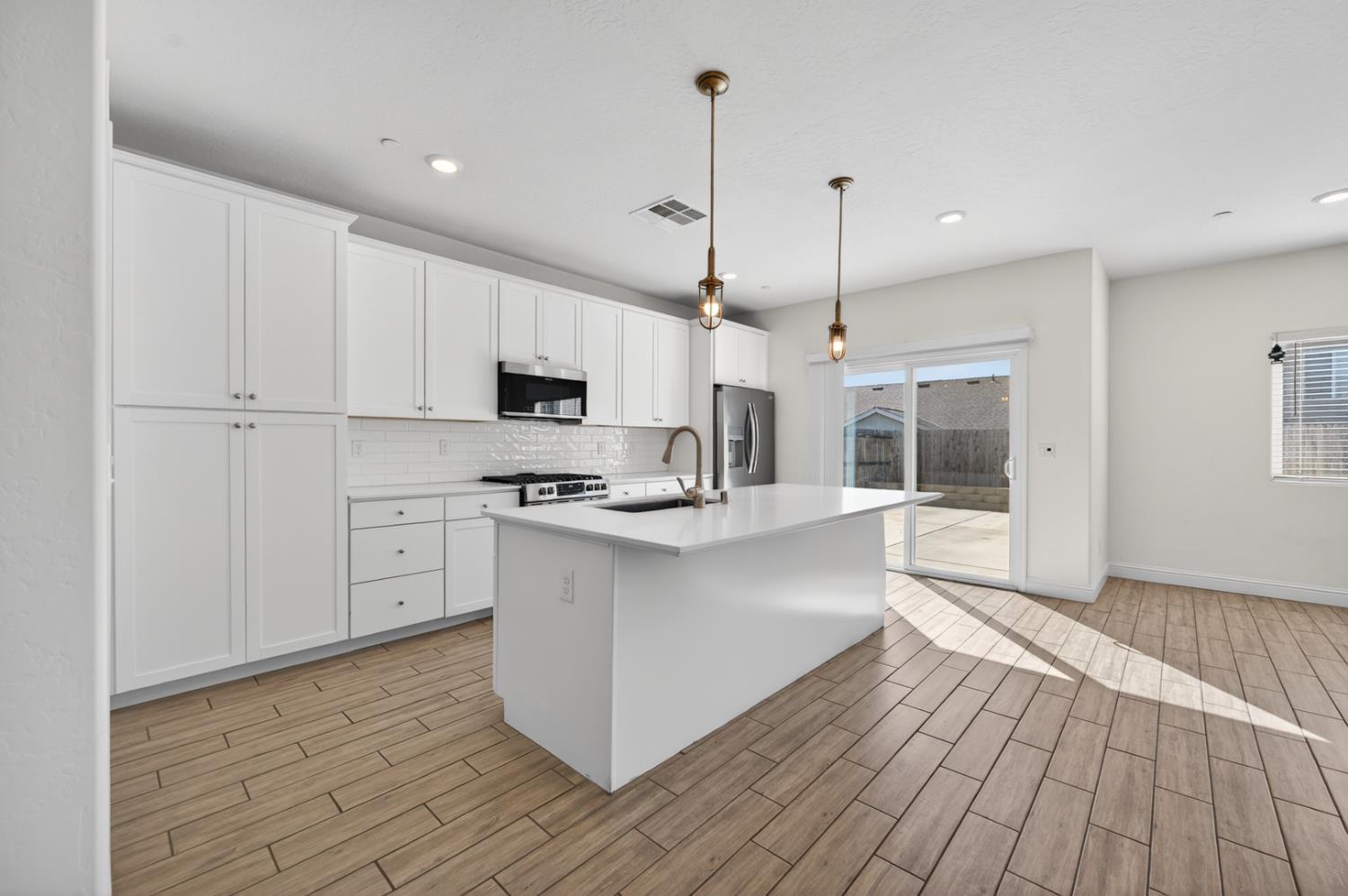 6591 E Liberty Ave, Fresno, CA 93727