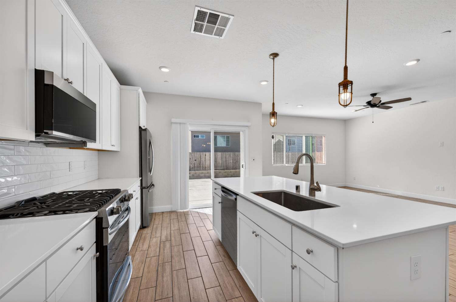 6591 E Liberty Ave, Fresno, CA 93727