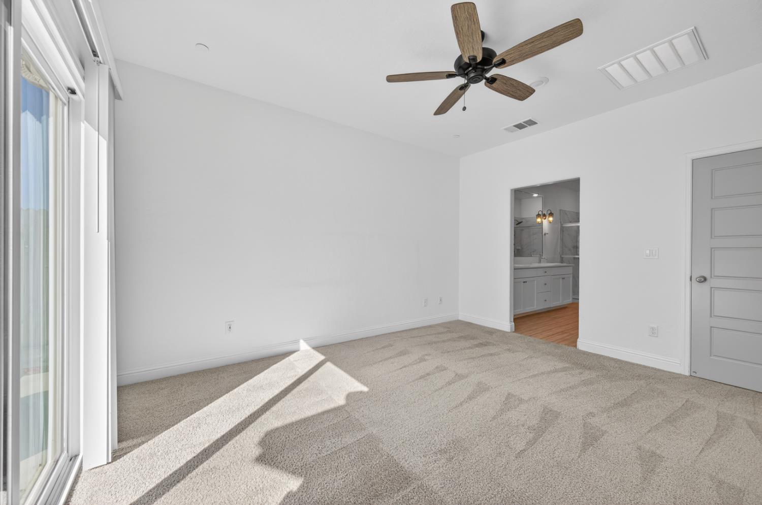 6591 E Liberty Ave, Fresno, CA 93727