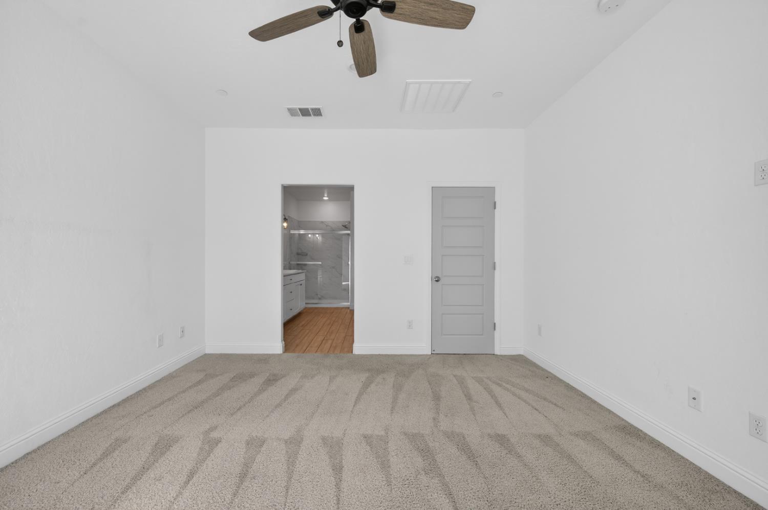 6591 E Liberty Ave, Fresno, CA 93727