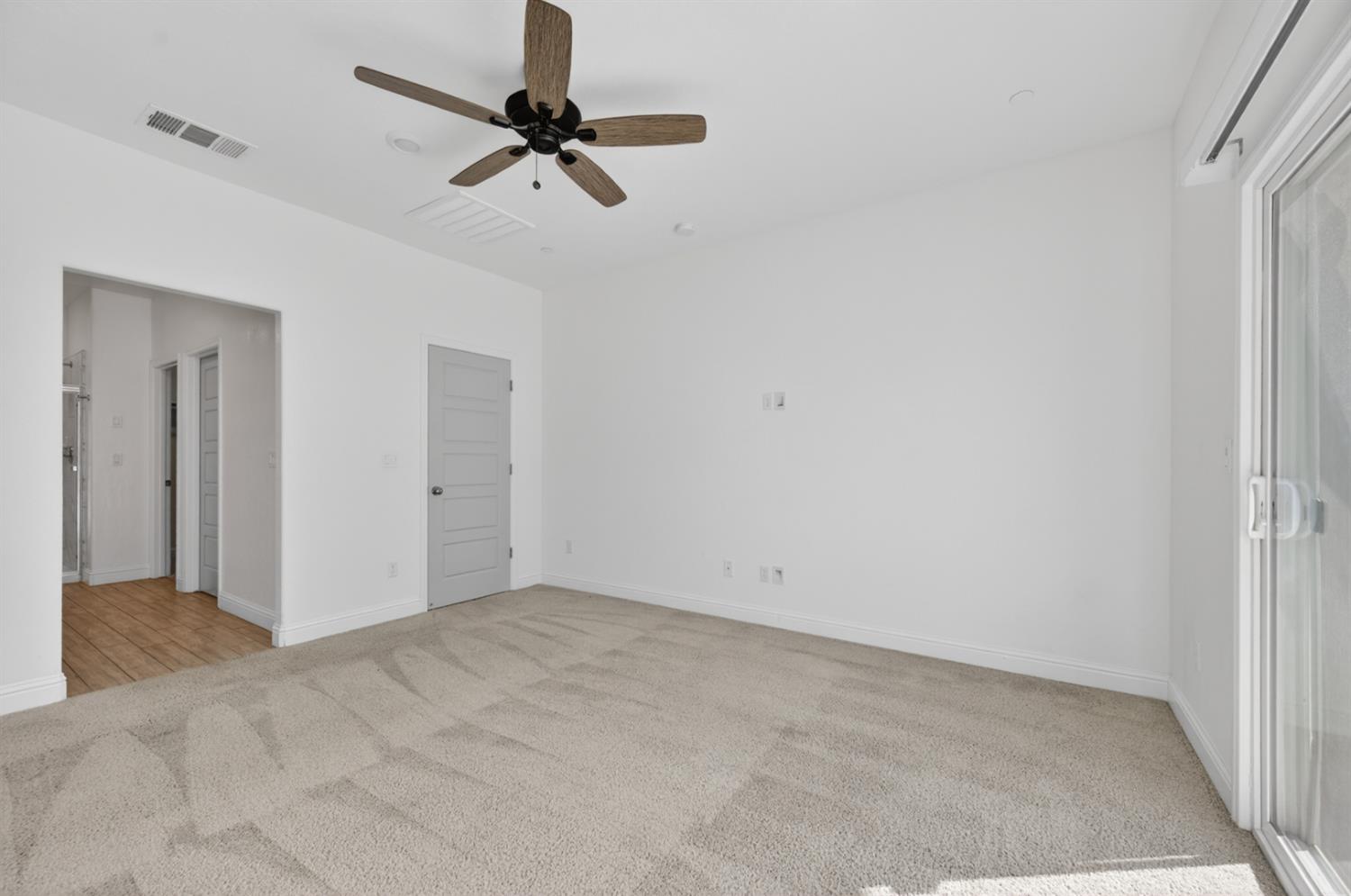 6591 E Liberty Ave, Fresno, CA 93727