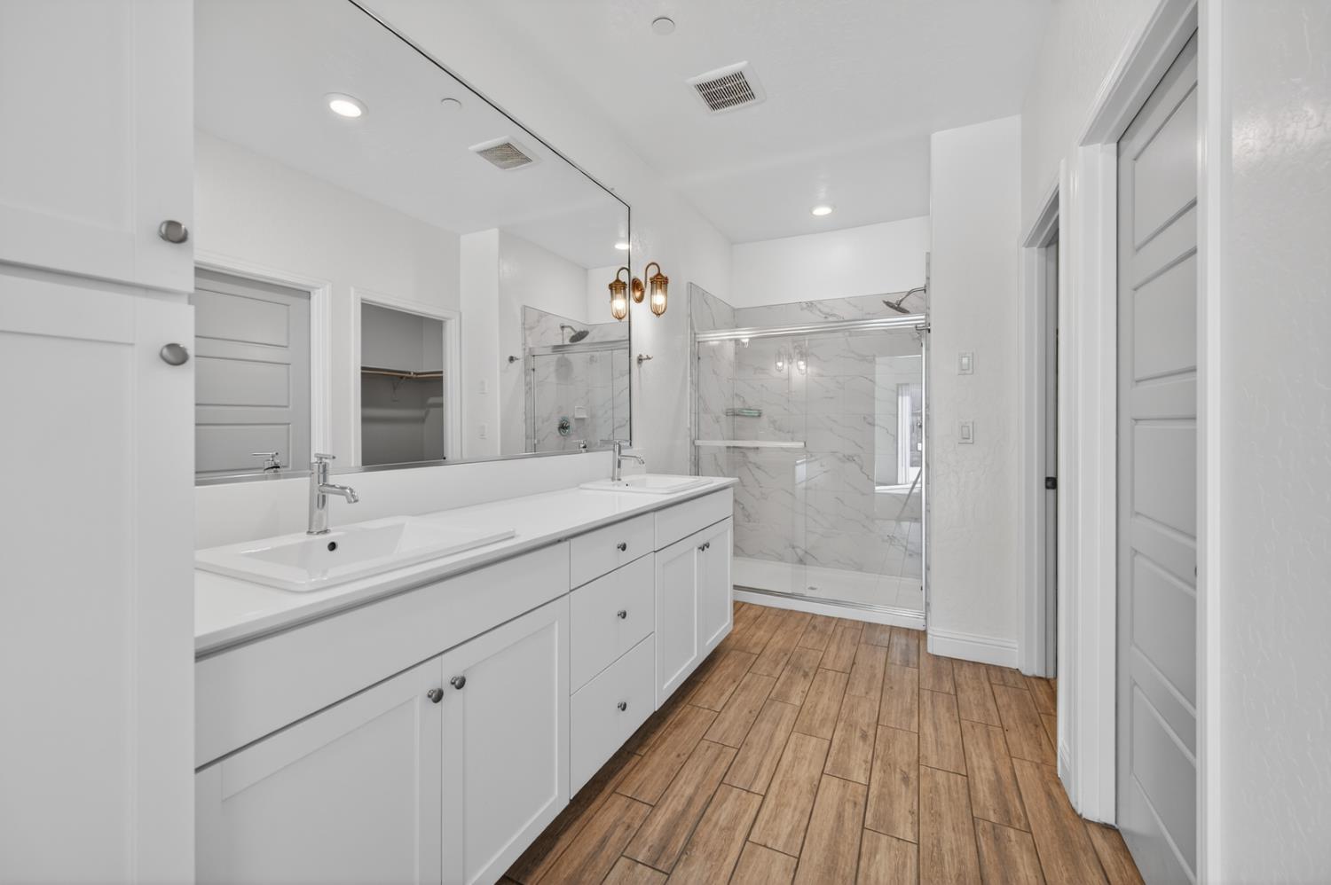 6591 E Liberty Ave, Fresno, CA 93727