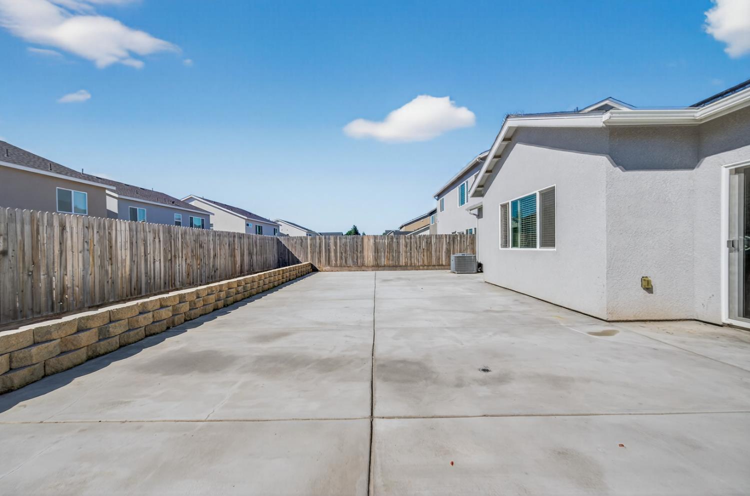 6591 E Liberty Ave, Fresno, CA 93727