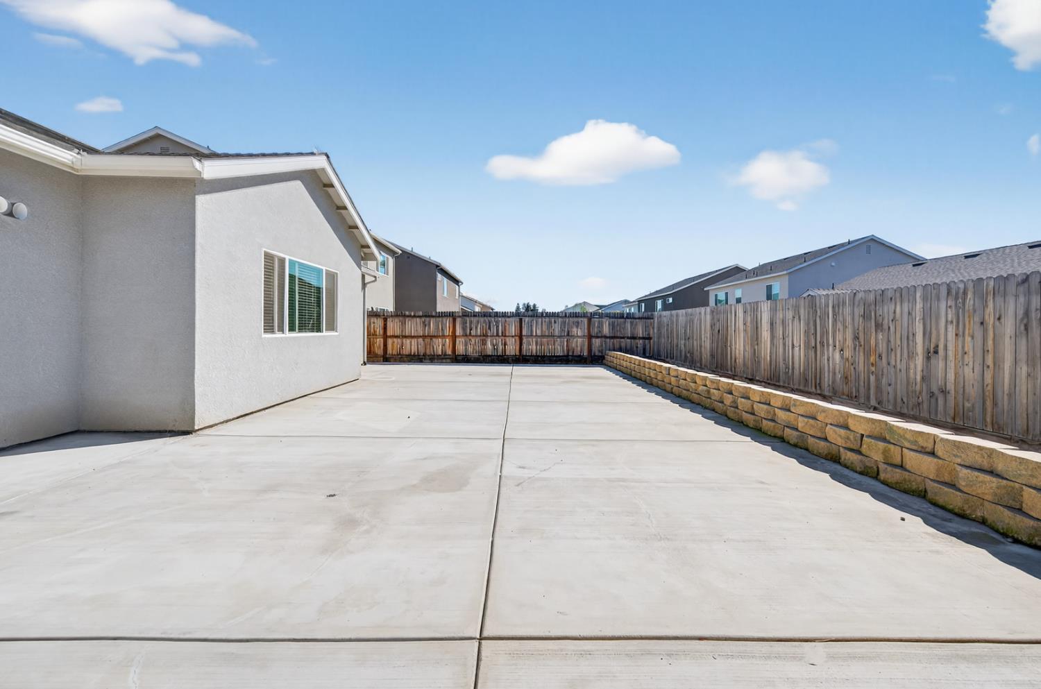 6591 E Liberty Ave, Fresno, CA 93727