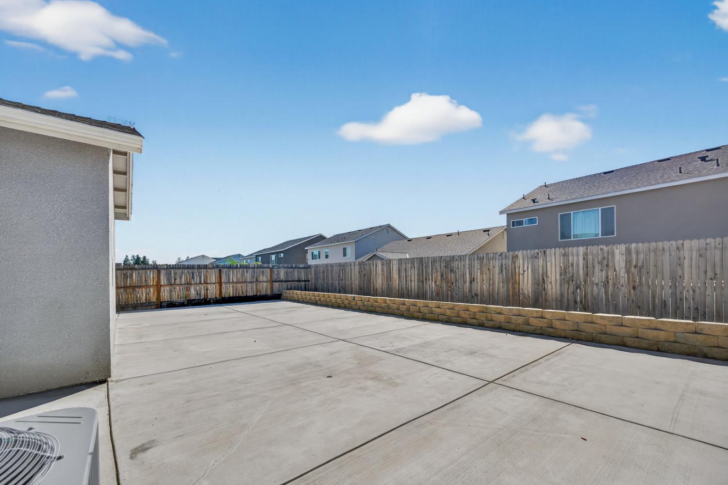 6591 E Liberty Ave, Fresno, CA 93727