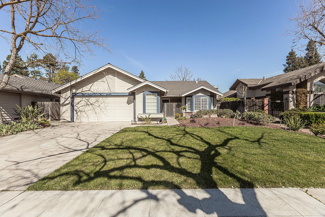 3276 W Spruce Ave, Fresno, CA 93711