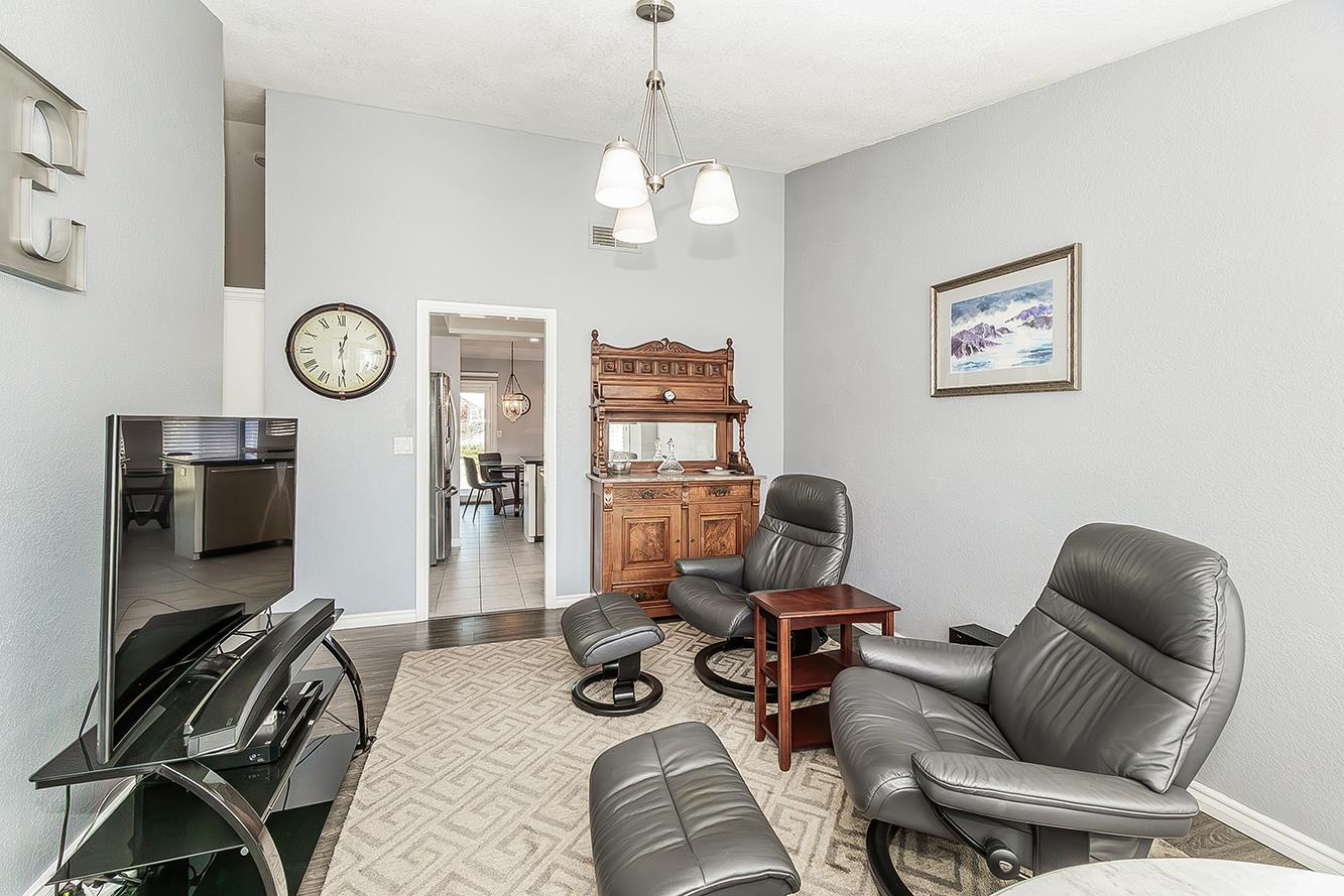 3276 W Spruce Ave, Fresno, CA 93711