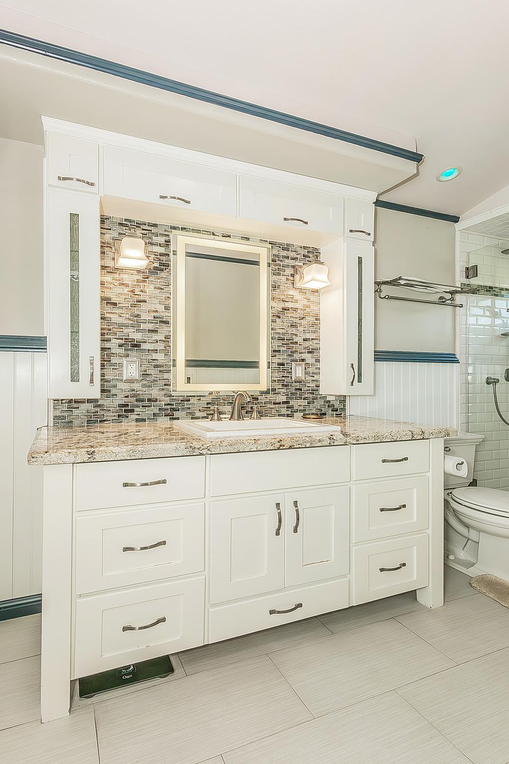 3276 W Spruce Ave, Fresno, CA 93711