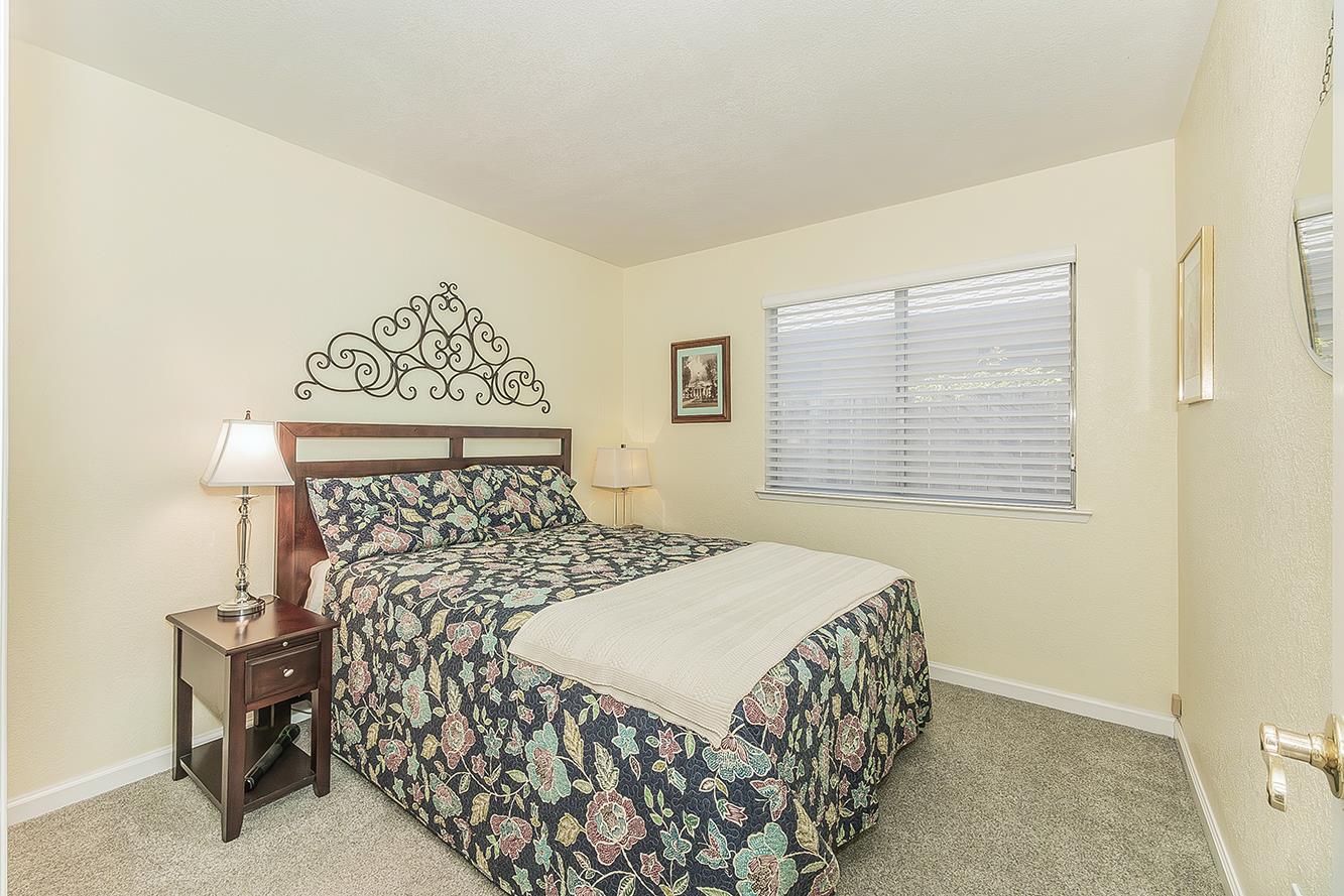 3276 W Spruce Ave, Fresno, CA 93711