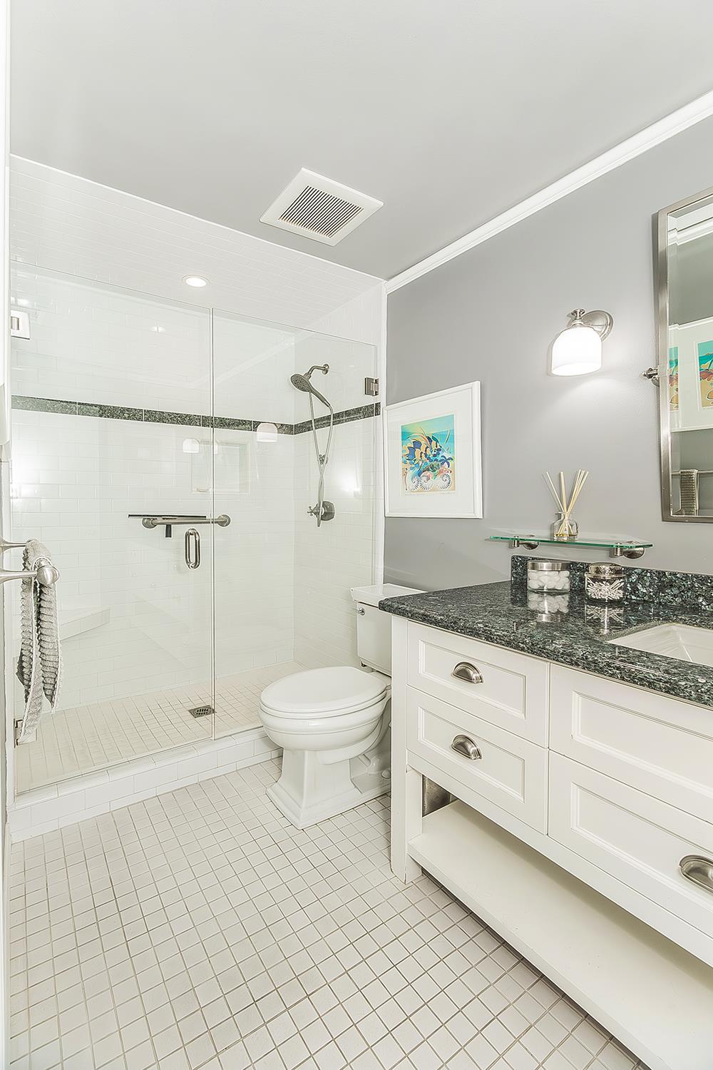 3276 W Spruce Ave, Fresno, CA 93711