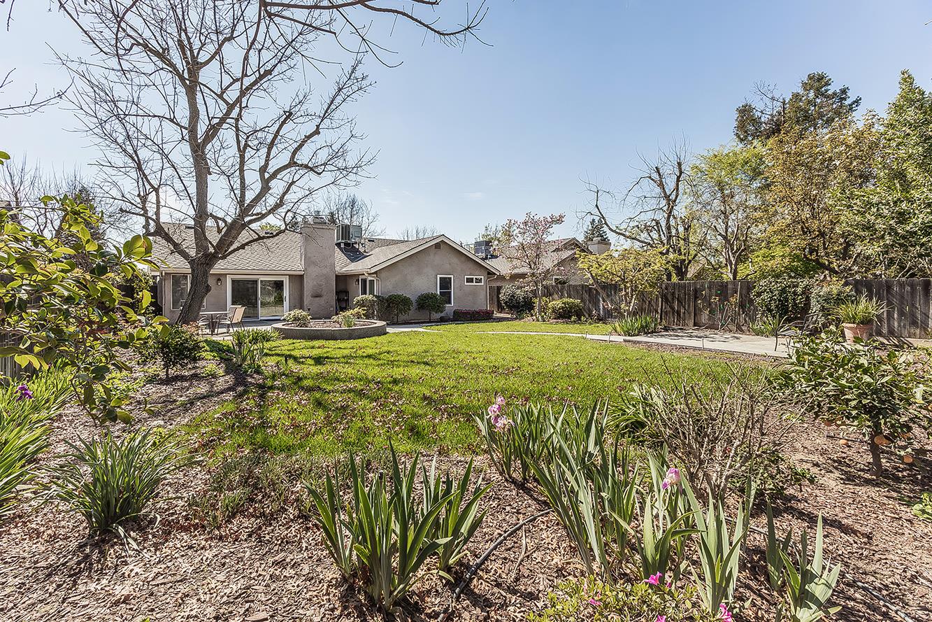 3276 W Spruce Ave, Fresno, CA 93711