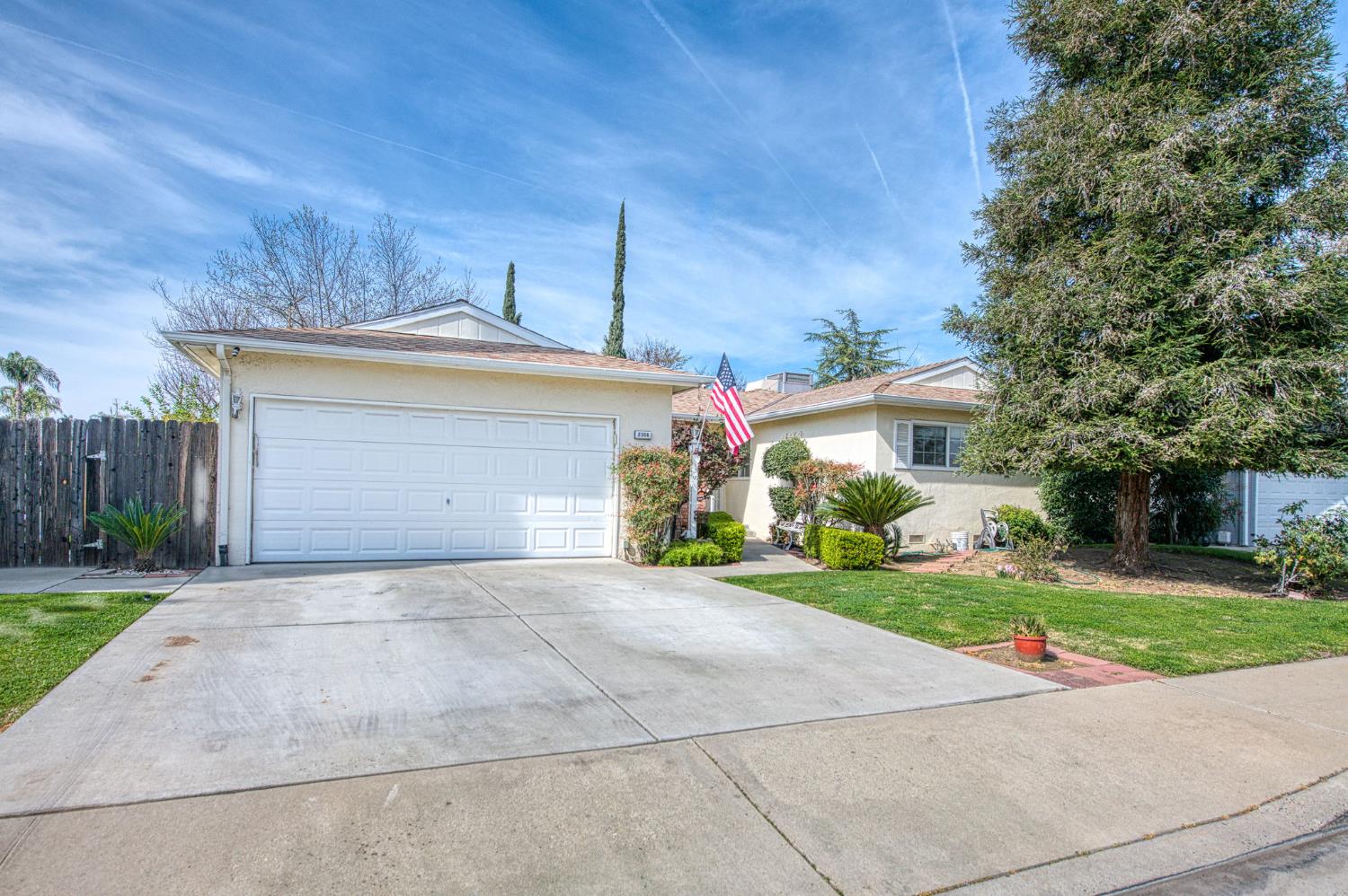2306 Stanford Ave, Clovis, CA 93611