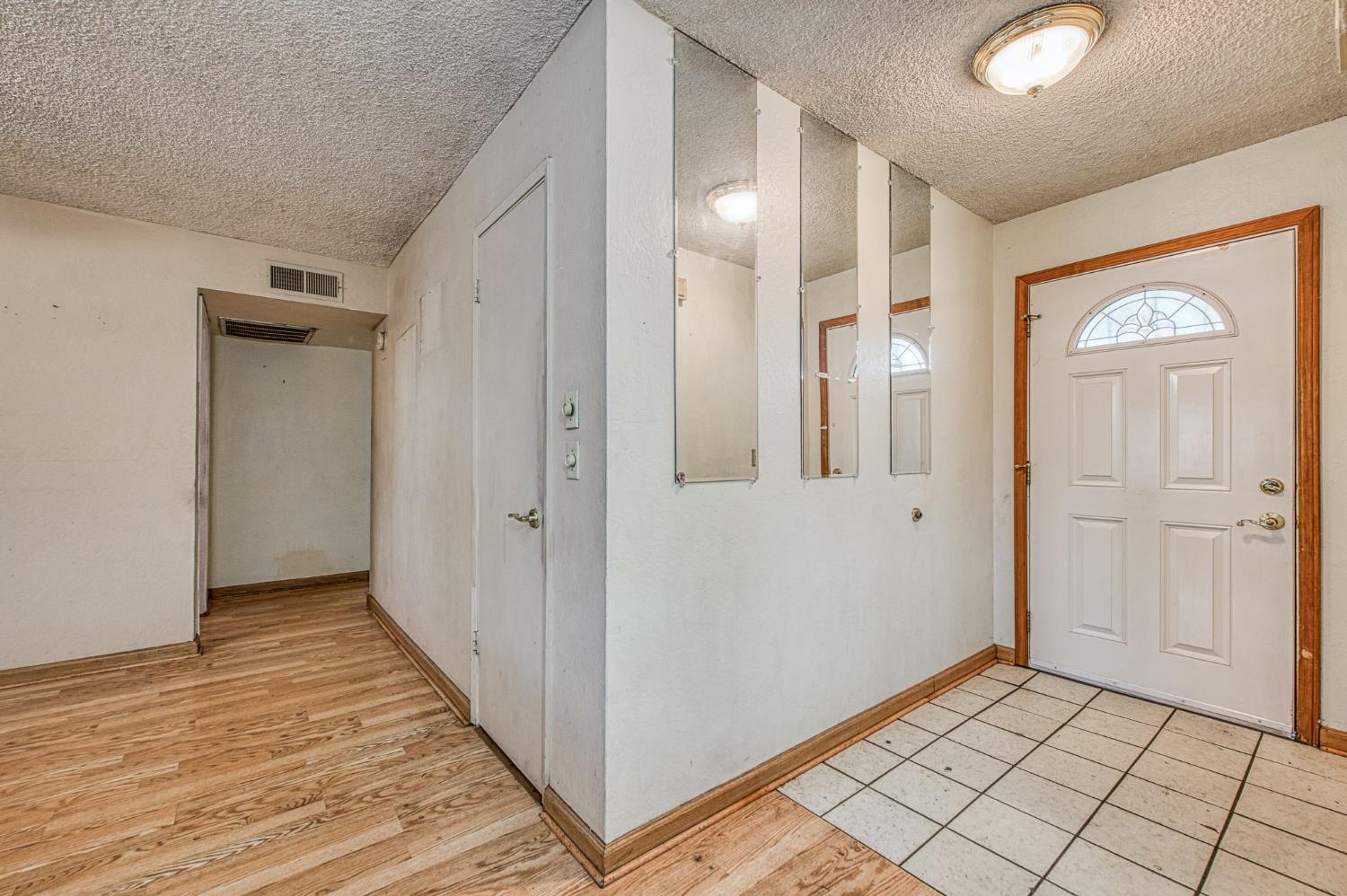 2306 Stanford Ave, Clovis, CA 93611