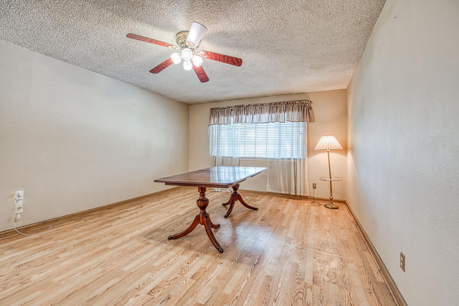 2306 Stanford Ave, Clovis, CA 93611