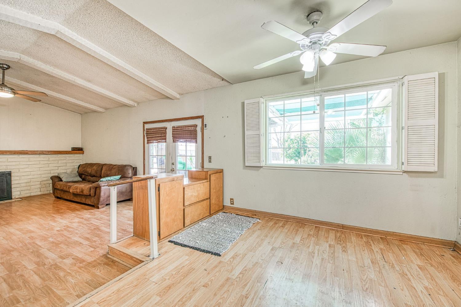 2306 Stanford Ave, Clovis, CA 93611