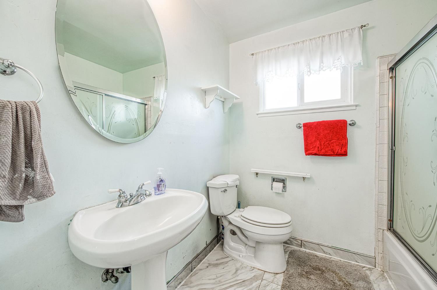 2306 Stanford Ave, Clovis, CA 93611