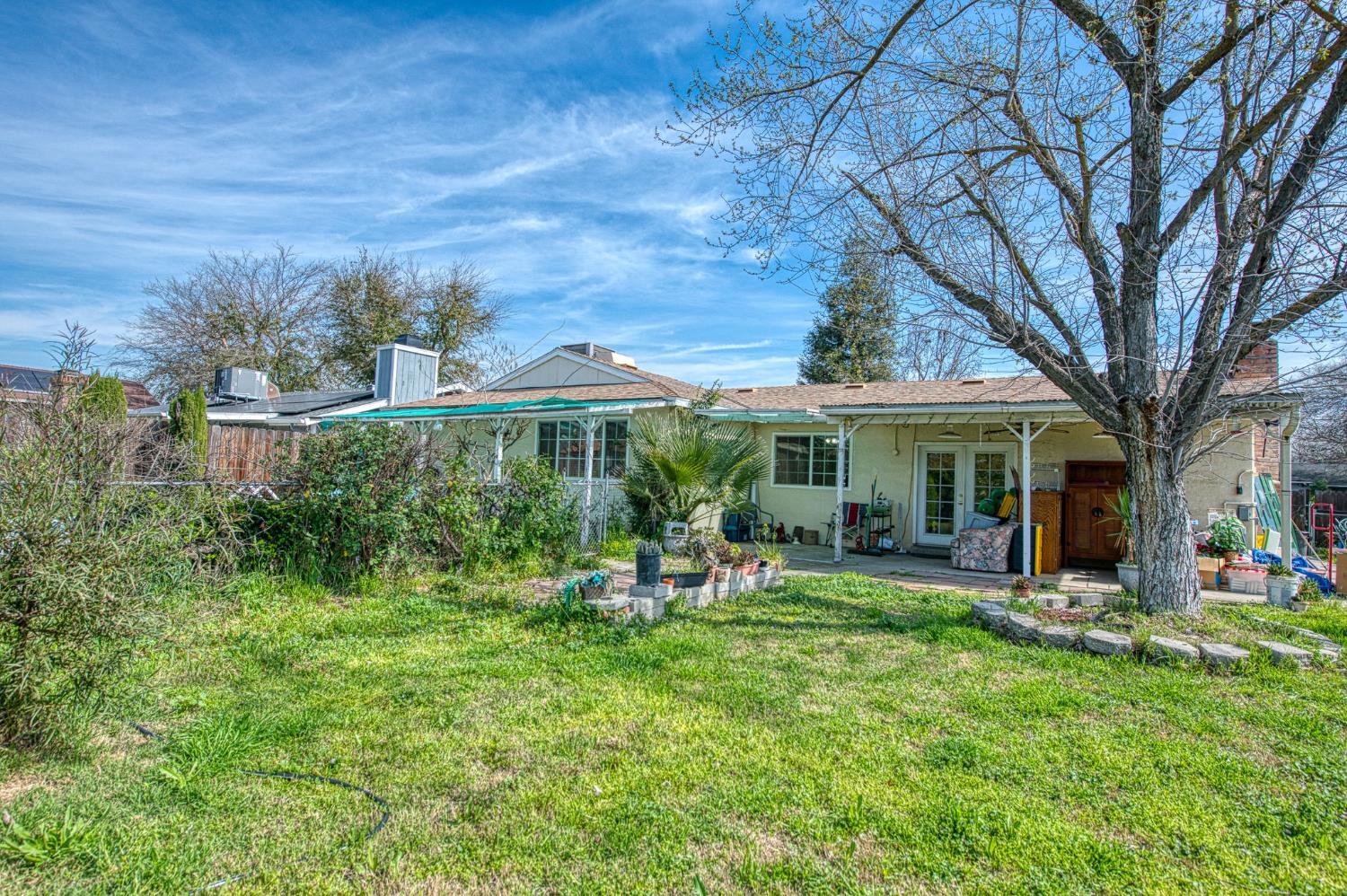 2306 Stanford Ave, Clovis, CA 93611