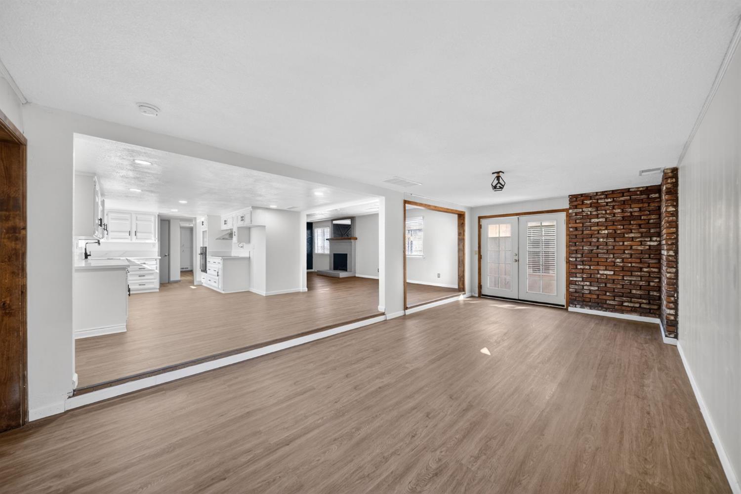 5675 E Ashlan Ave, Fresno, CA 93727