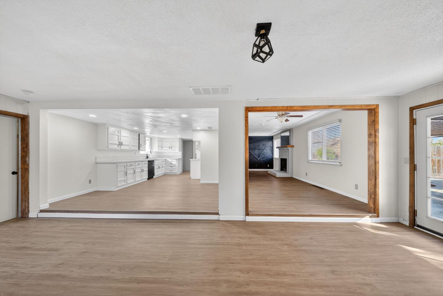 5675 E Ashlan Ave, Fresno, CA 93727