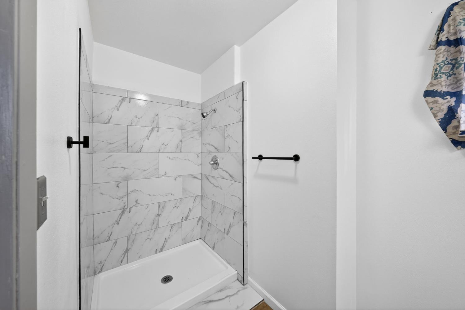 5675 E Ashlan Ave, Fresno, CA 93727