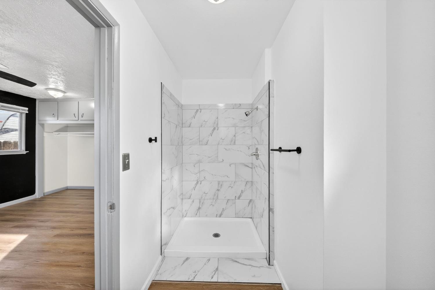 5675 E Ashlan Ave, Fresno, CA 93727