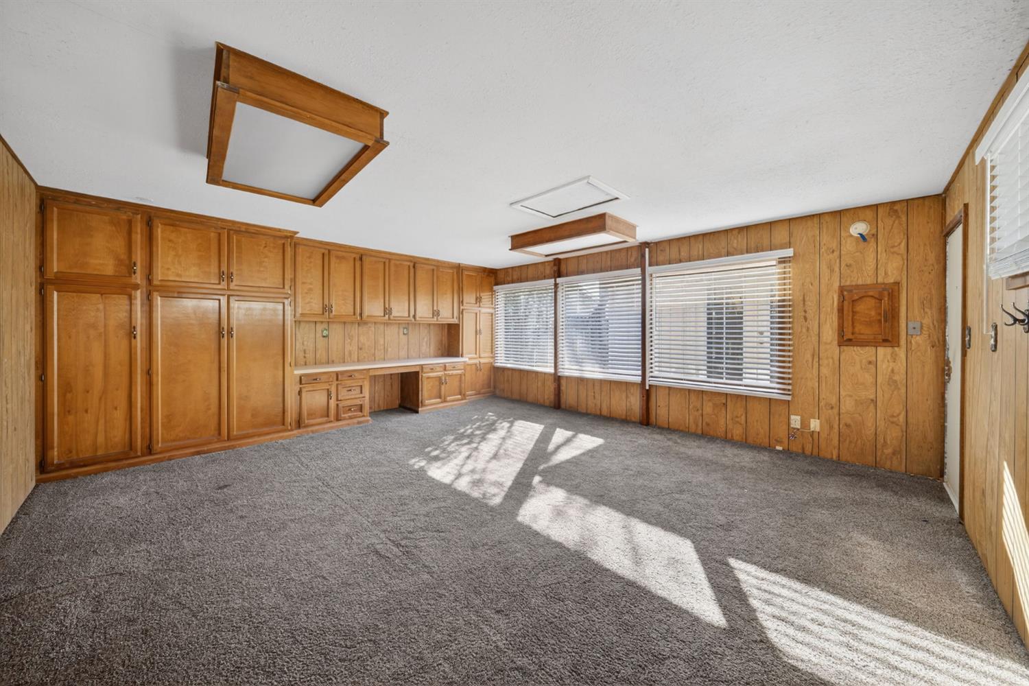 5675 E Ashlan Ave, Fresno, CA 93727