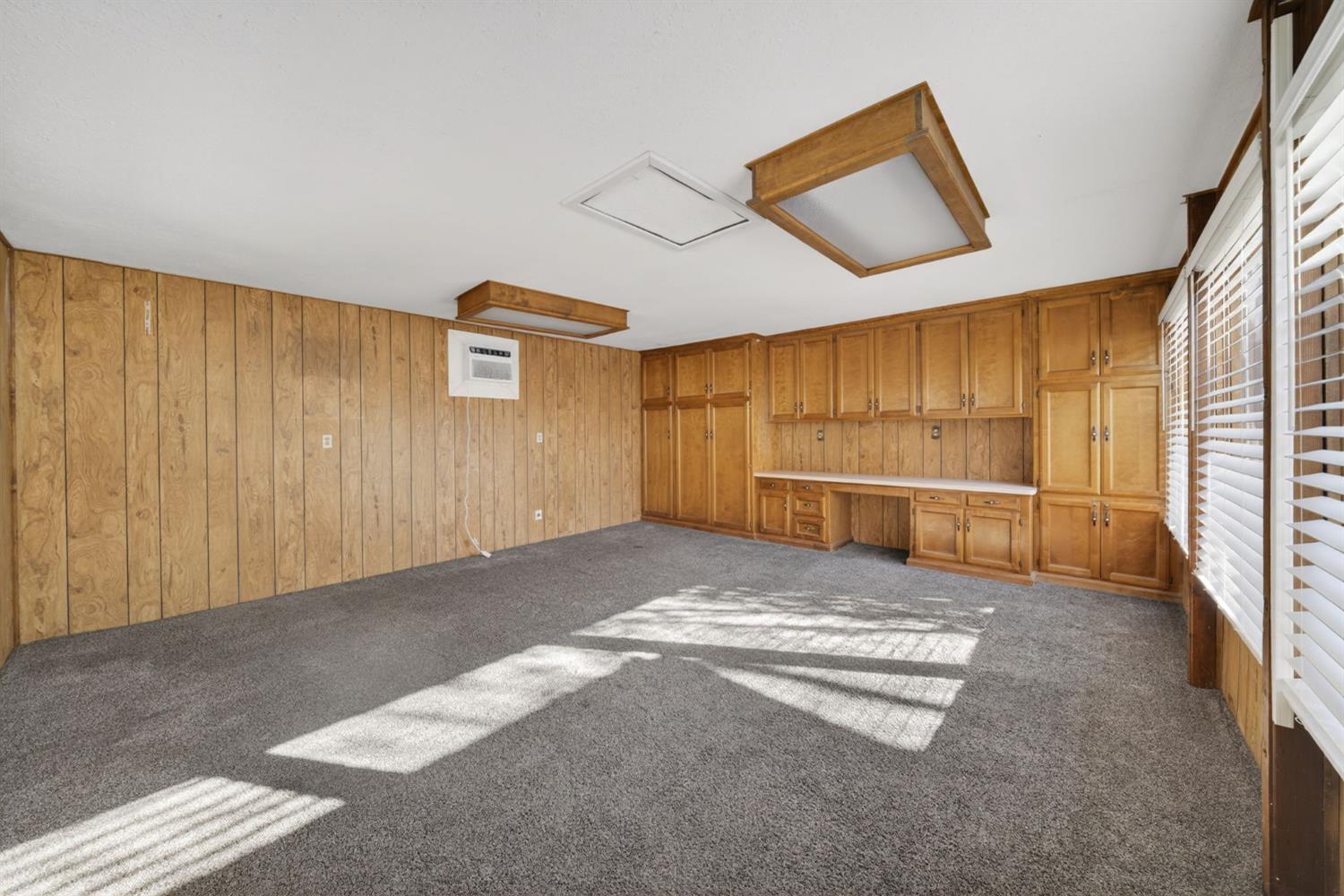 5675 E Ashlan Ave, Fresno, CA 93727