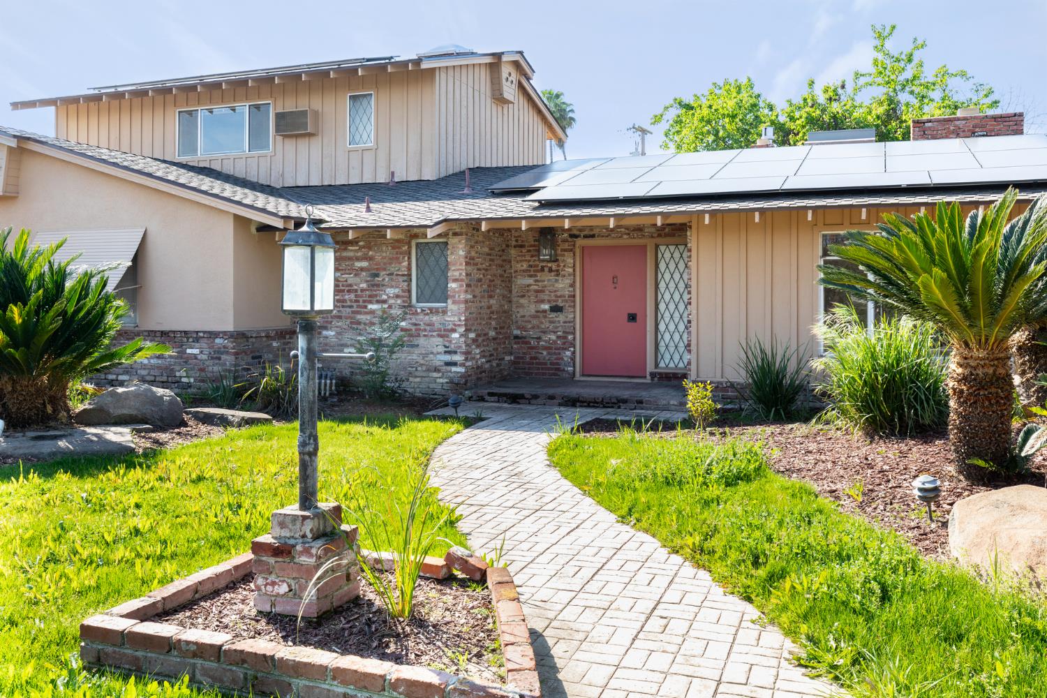 805 Lyon Ave, Sanger, CA 93657