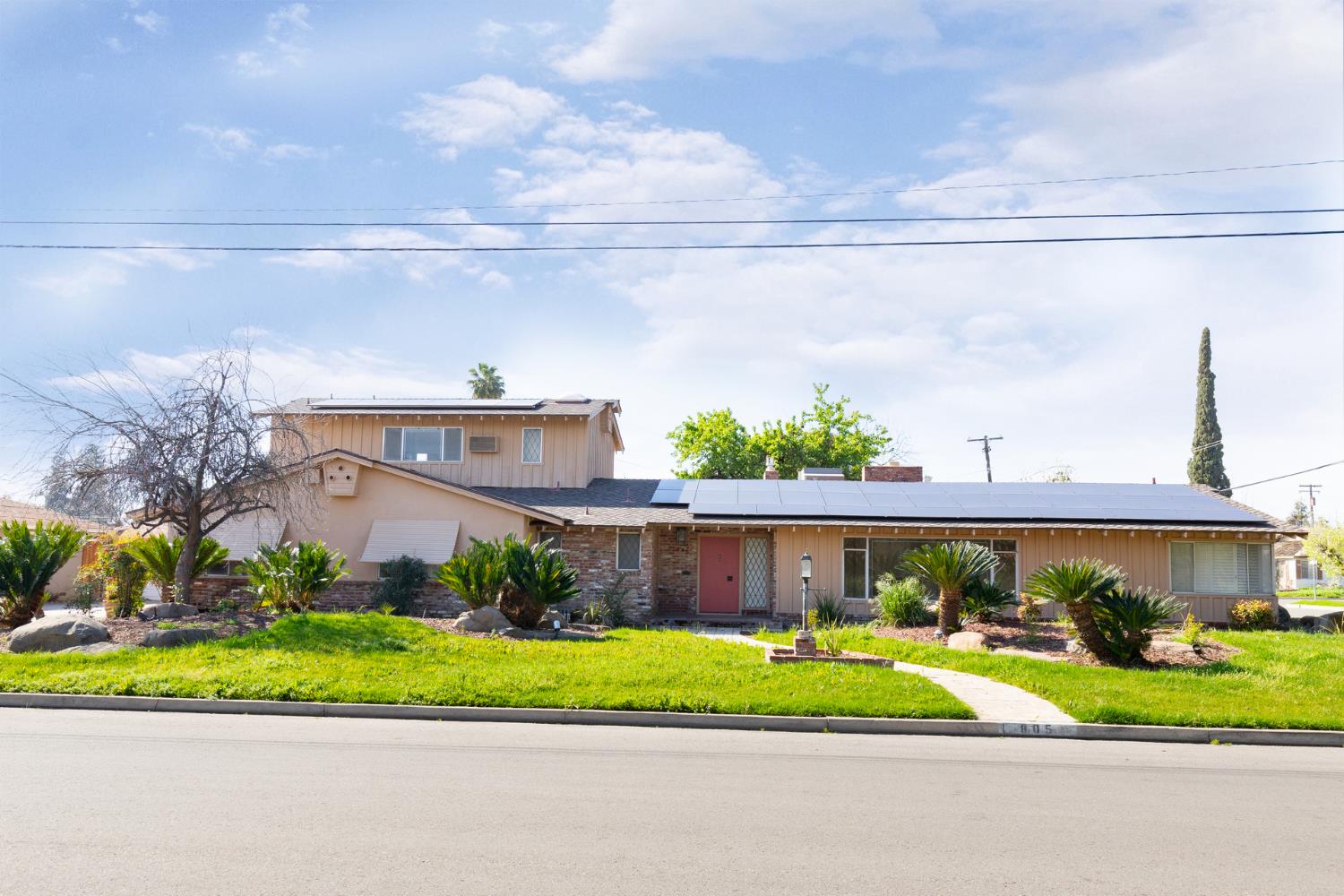 805 Lyon Ave, Sanger, CA 93657