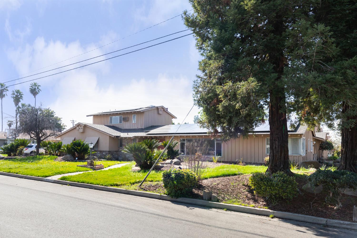 805 Lyon Ave, Sanger, CA 93657