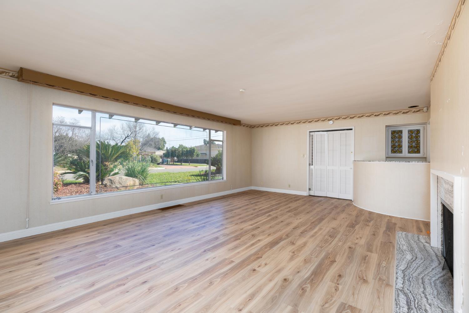 805 Lyon Ave, Sanger, CA 93657