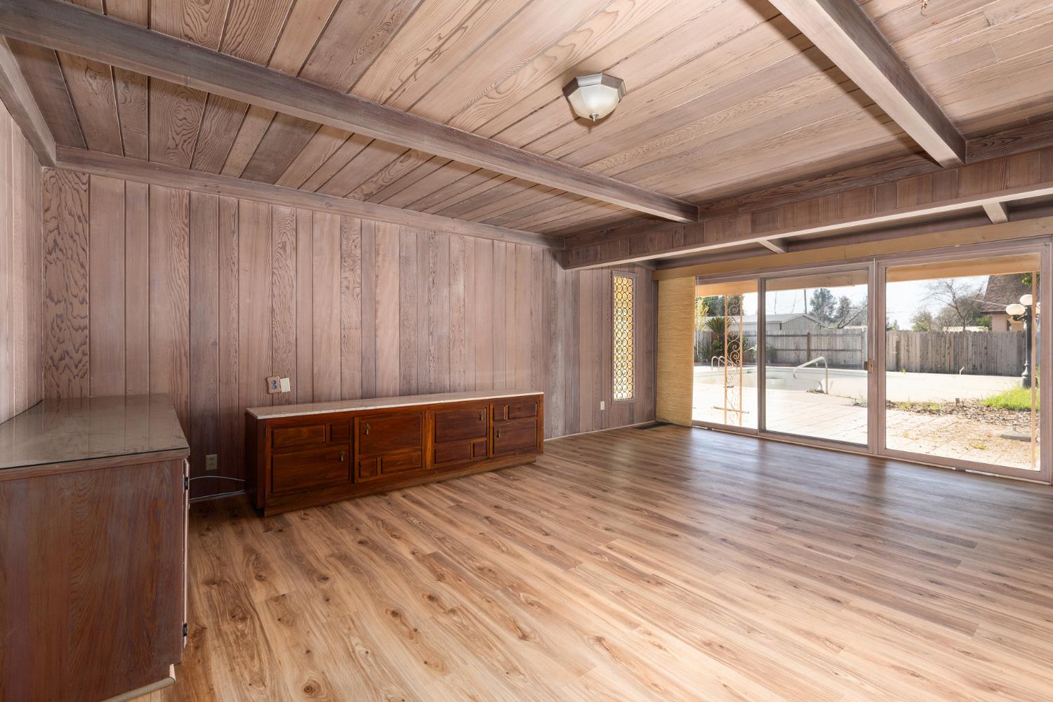 805 Lyon Ave, Sanger, CA 93657