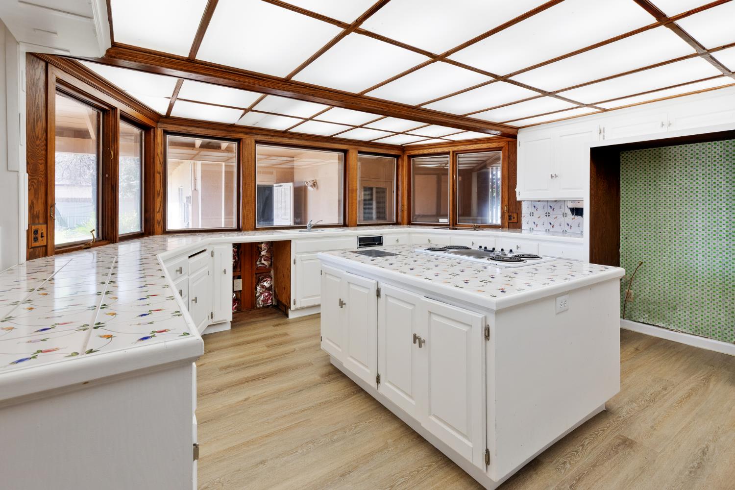 805 Lyon Ave, Sanger, CA 93657