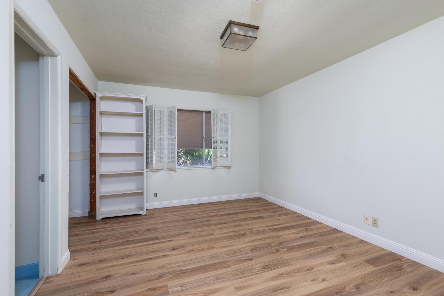 805 Lyon Ave, Sanger, CA 93657