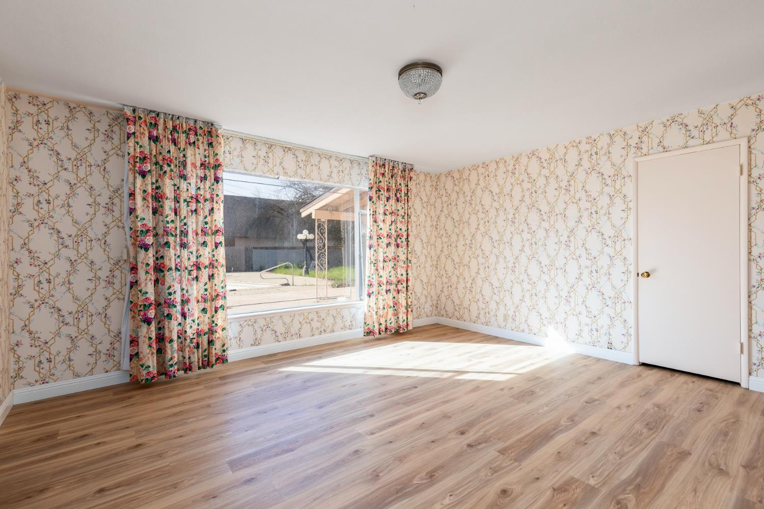 805 Lyon Ave, Sanger, CA 93657