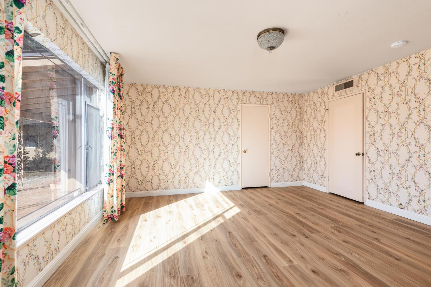 805 Lyon Ave, Sanger, CA 93657