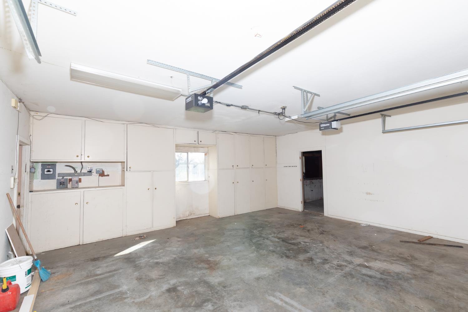 805 Lyon Ave, Sanger, CA 93657