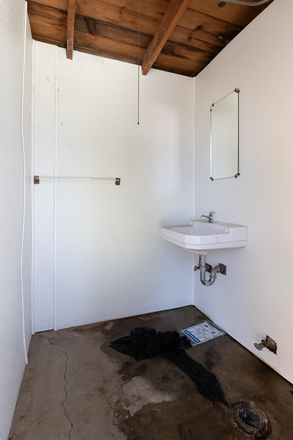 805 Lyon Ave, Sanger, CA 93657