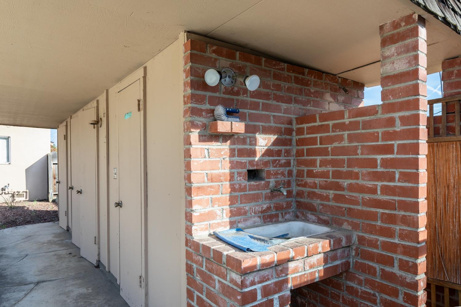 805 Lyon Ave, Sanger, CA 93657