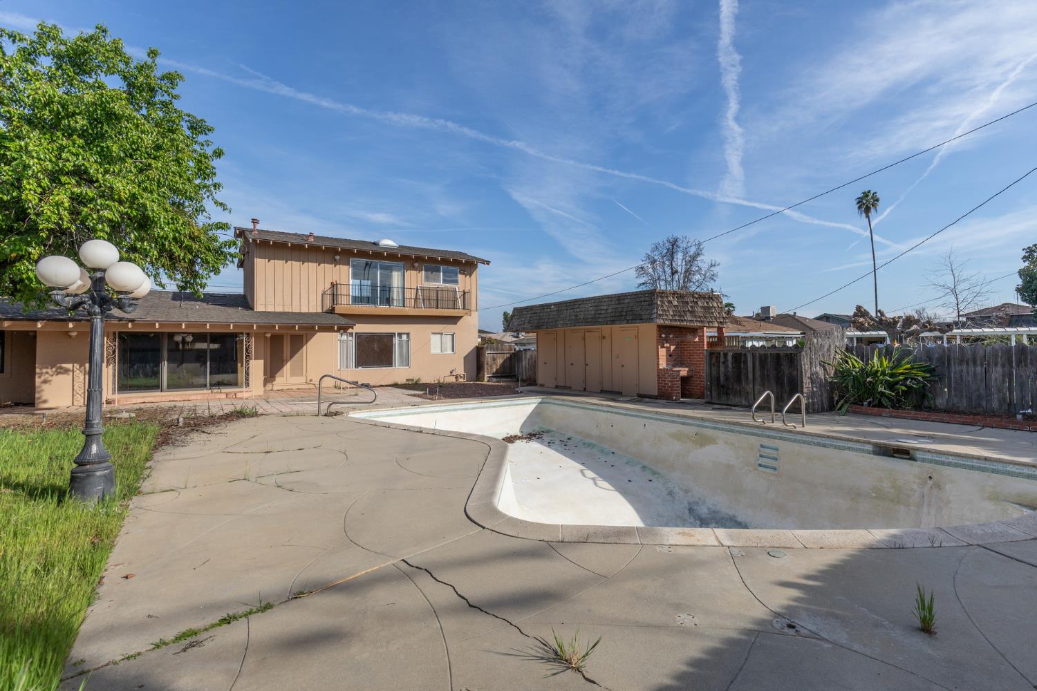 805 Lyon Ave, Sanger, CA 93657