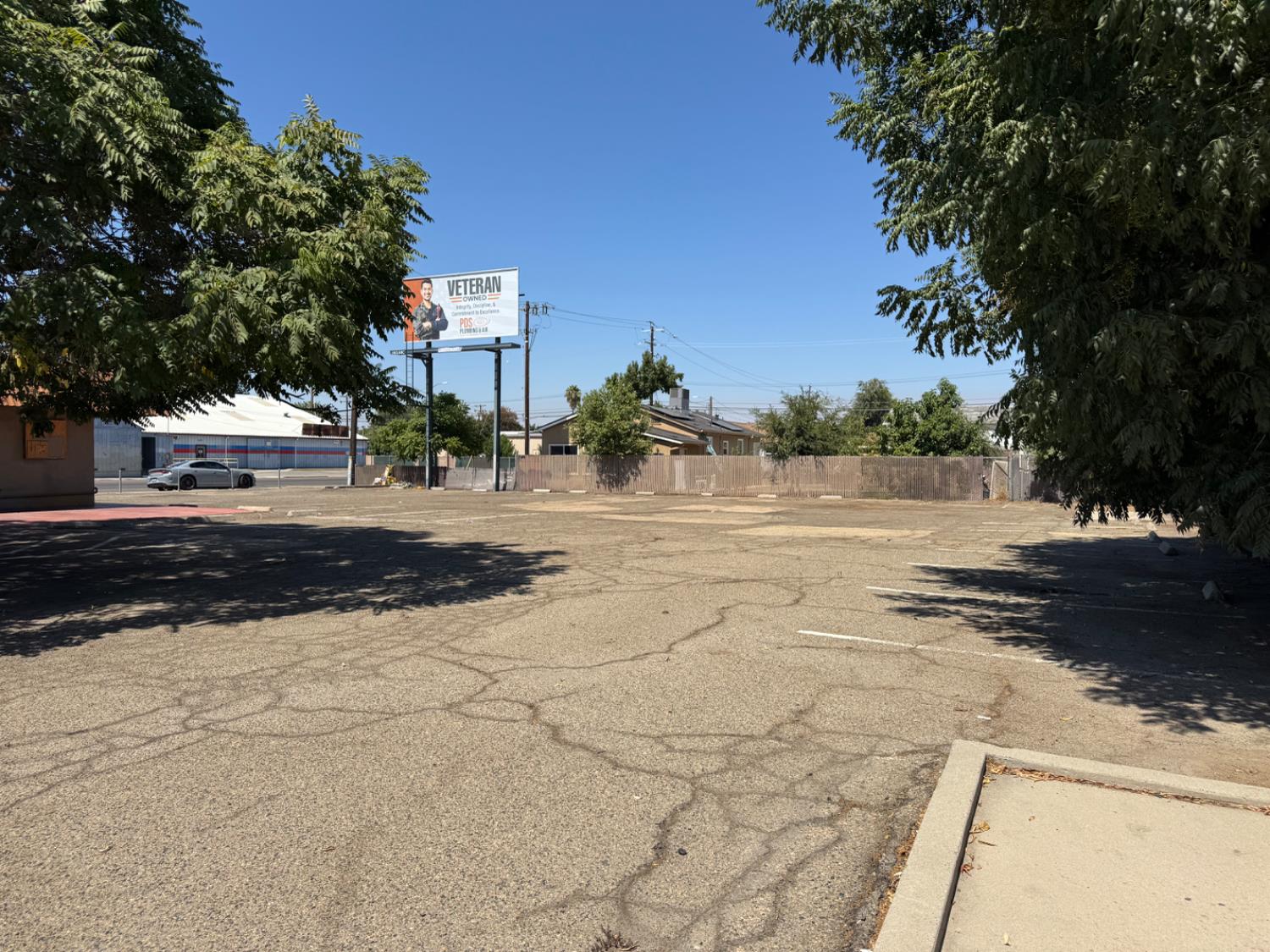 4605 E Belmont Ave, Fresno, CA 93702