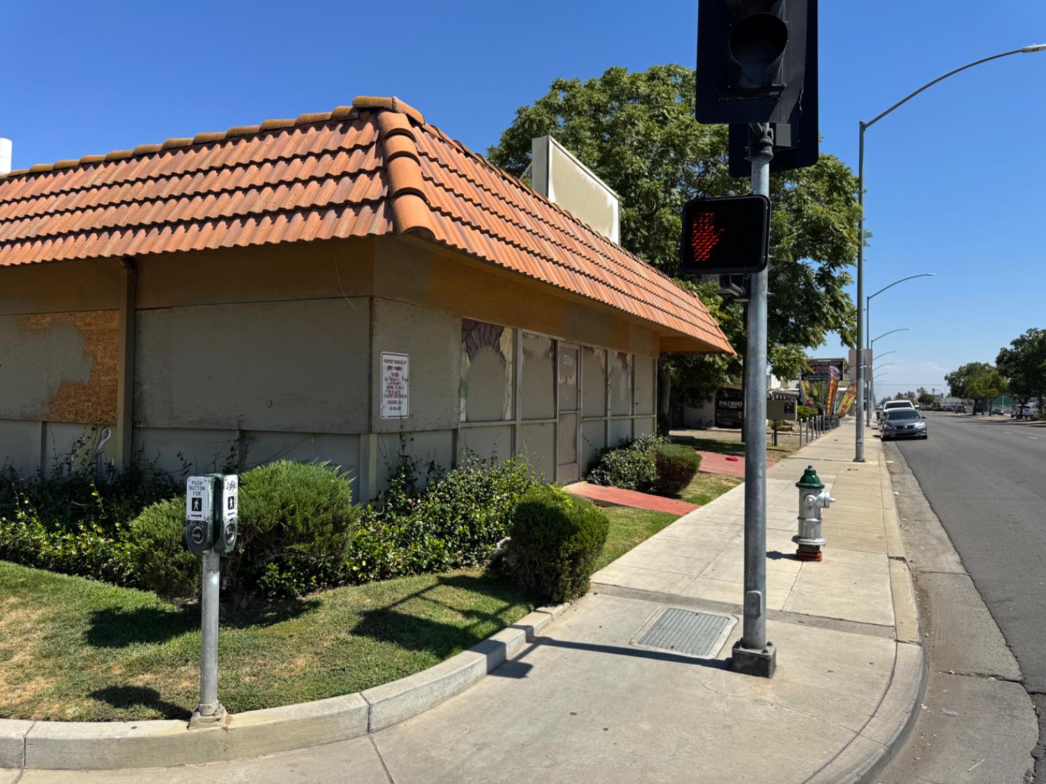 4605 E Belmont Ave, Fresno, CA 93702