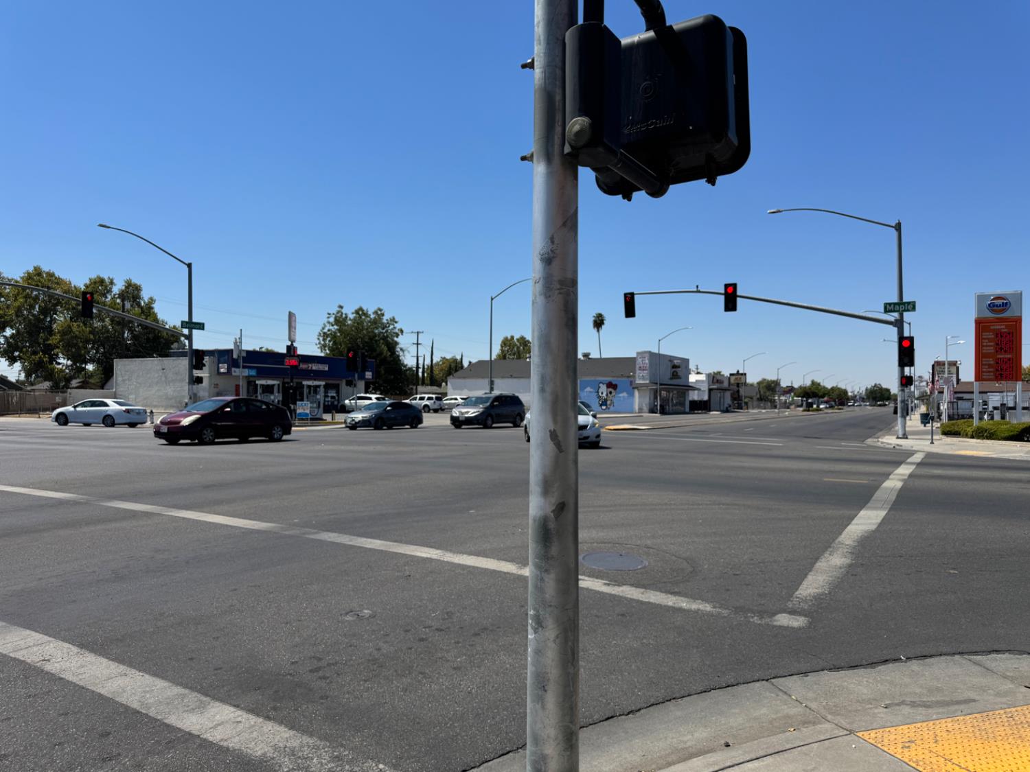 4605 E Belmont Ave, Fresno, CA 93702