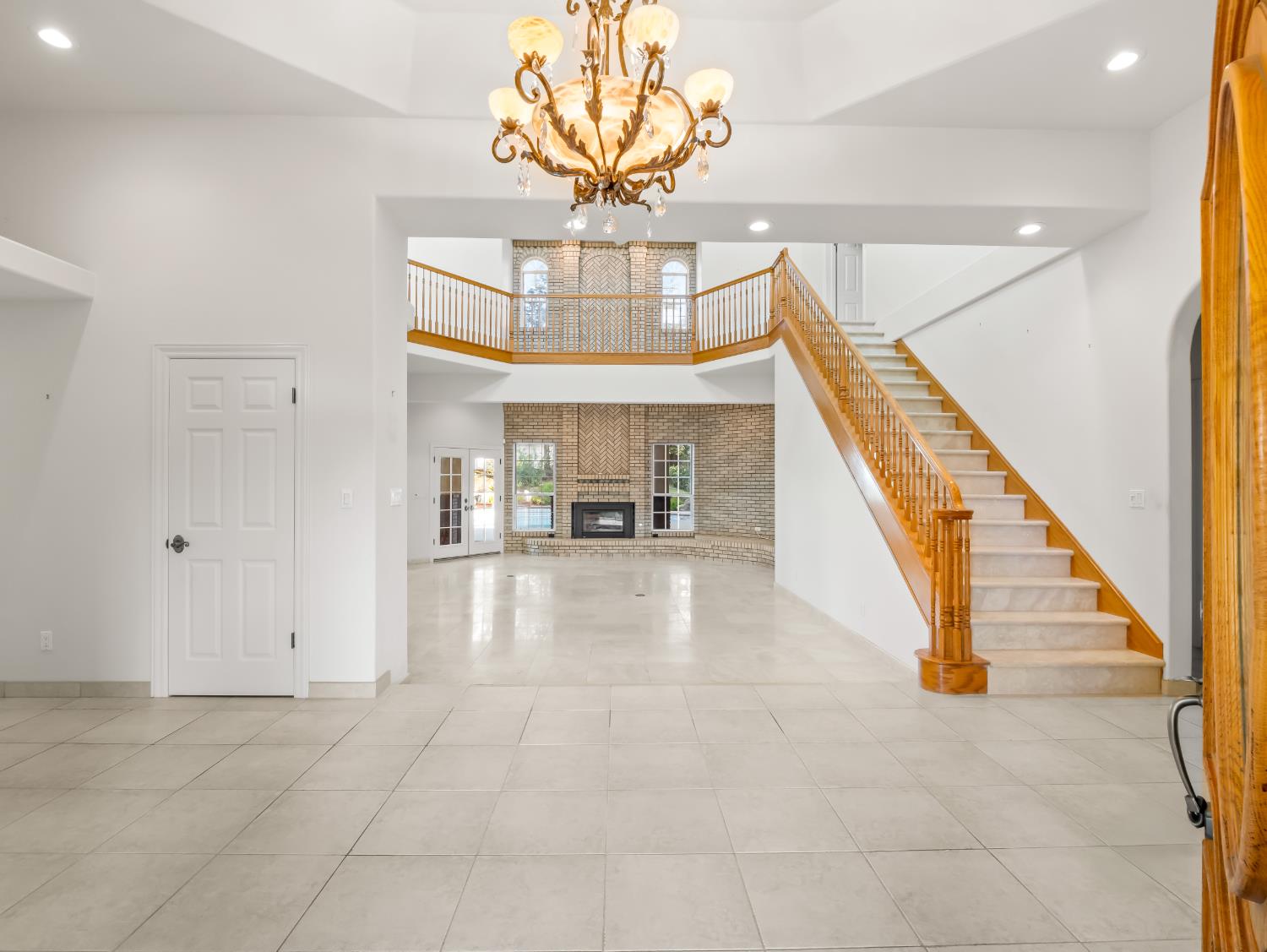 203 W Bluff Ave, Fresno, CA 93711