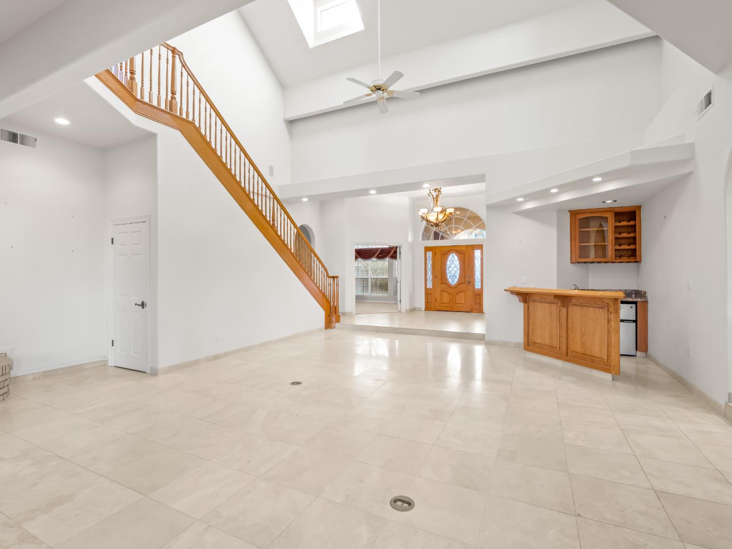 203 W Bluff Ave, Fresno, CA 93711