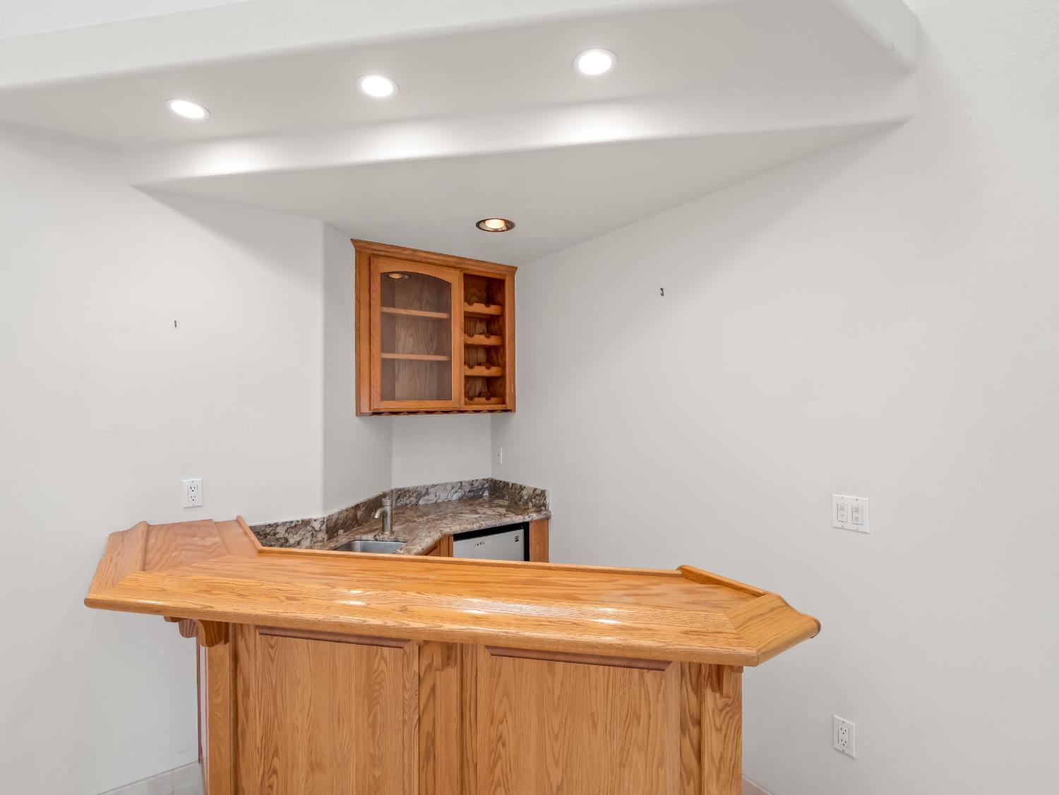 203 W Bluff Ave, Fresno, CA 93711