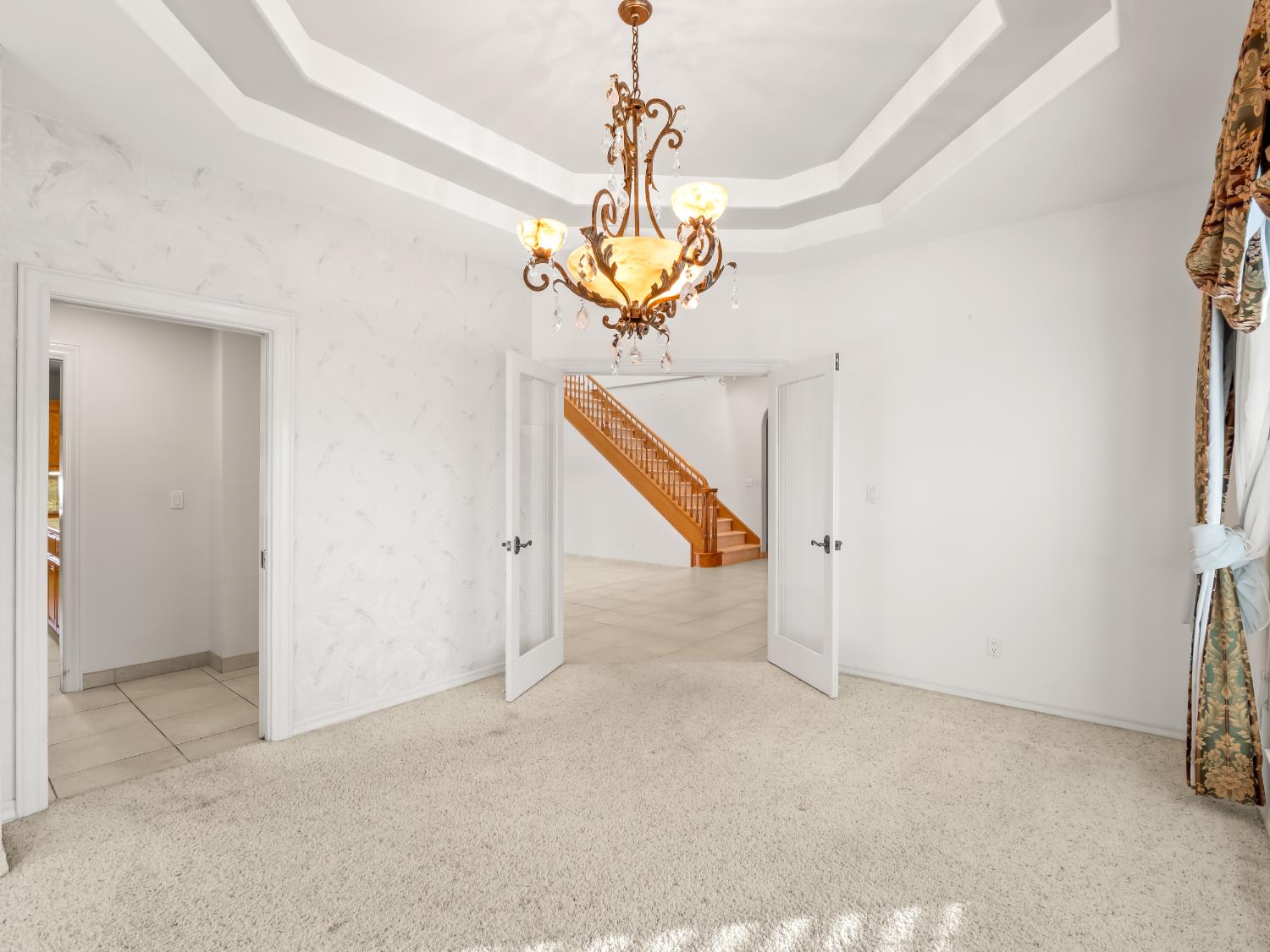 203 W Bluff Ave, Fresno, CA 93711