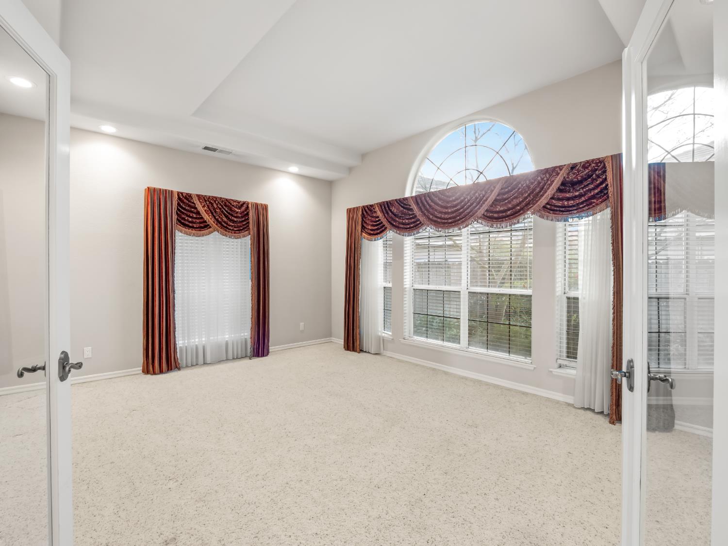 203 W Bluff Ave, Fresno, CA 93711