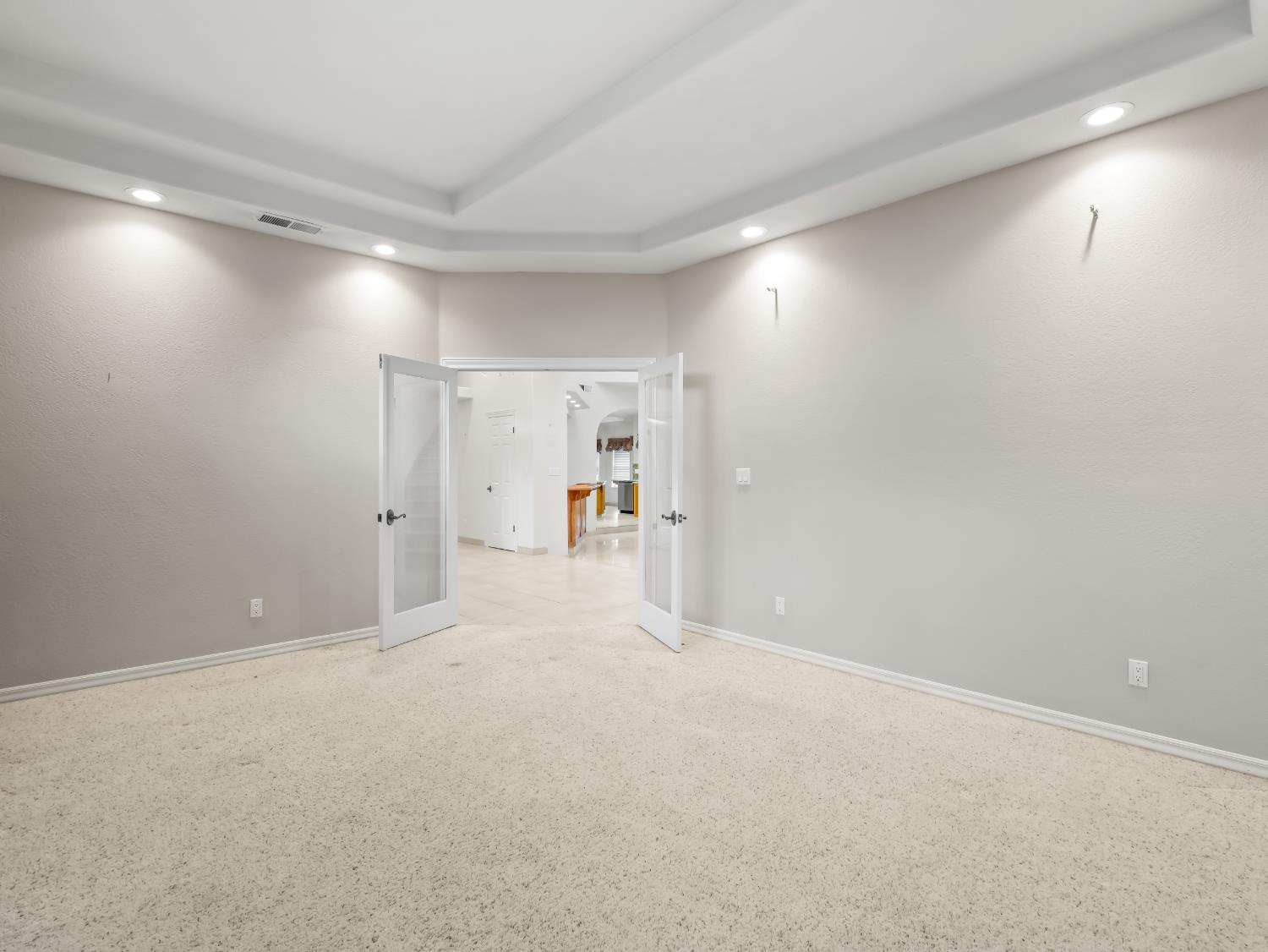 203 W Bluff Ave, Fresno, CA 93711